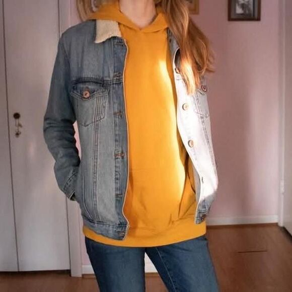 Women's Denim Jacket with fleece sherpa collar - Picture 2 of 5